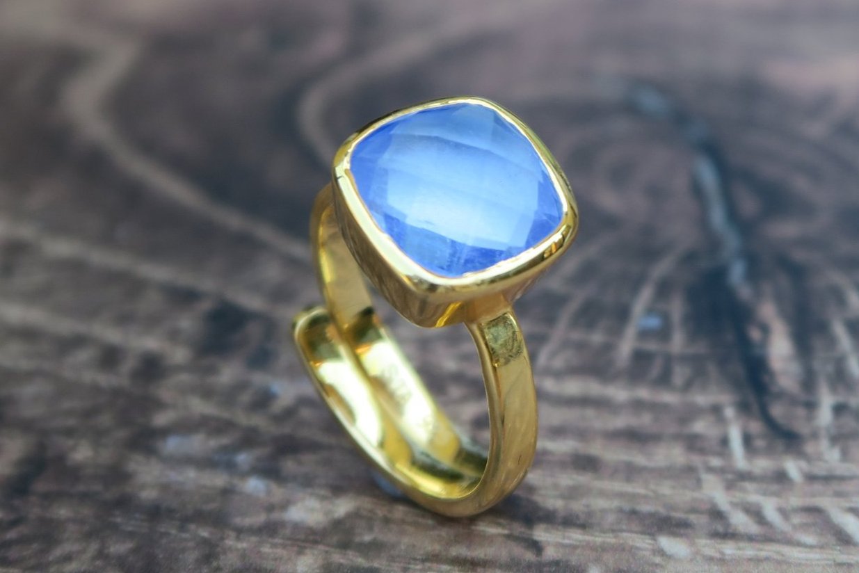 Iolite Gold Ring